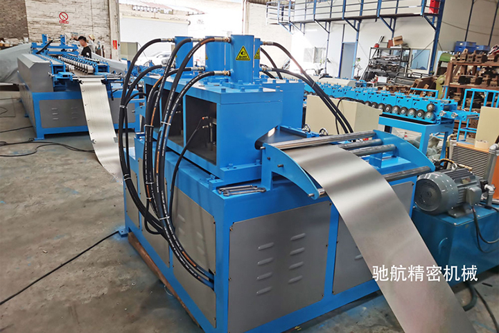 货架层板生产(chǎn)设备配套冲孔机